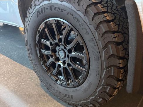 Used 2025 Mercedes-Benz Sprinter 2500 image 9