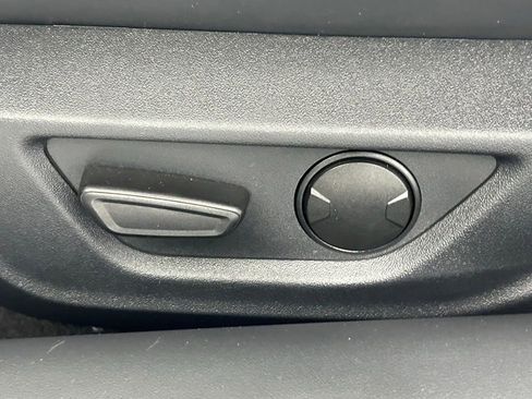 Used 2025 Ford Mustang GT Premium image 33