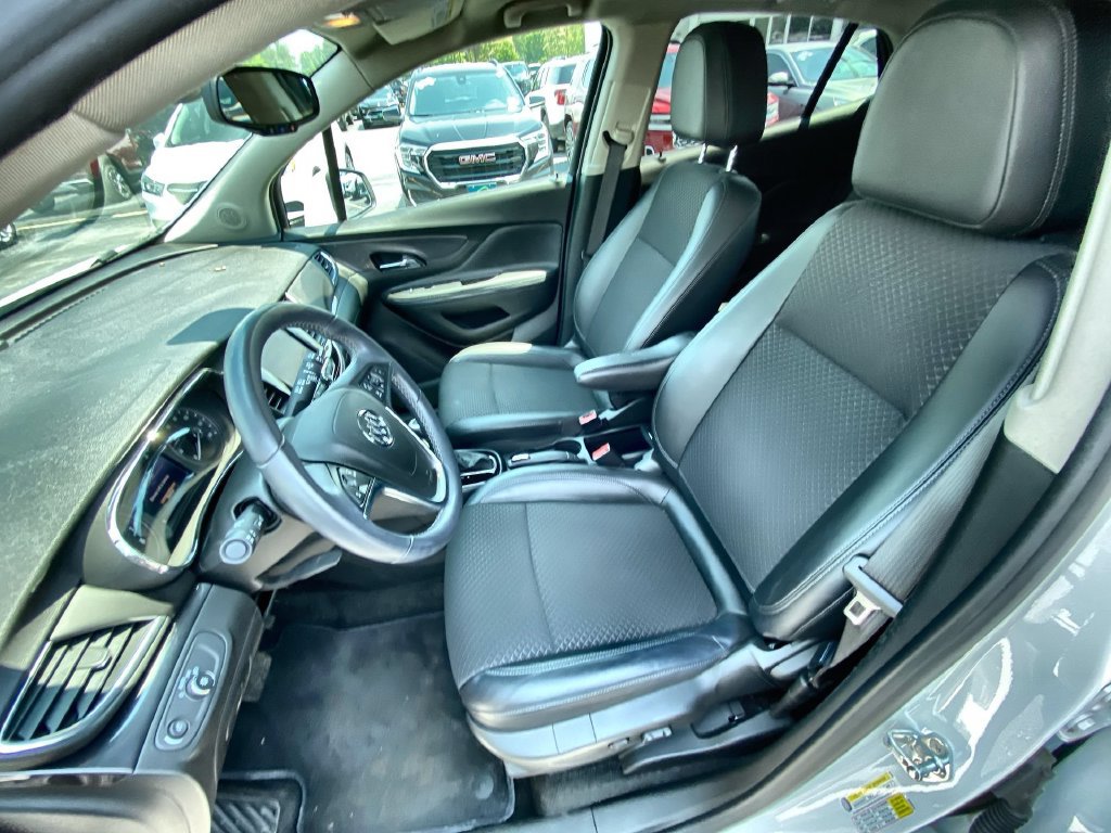 Certified 2022 Buick Encore Preferred AWD/4WD image 17