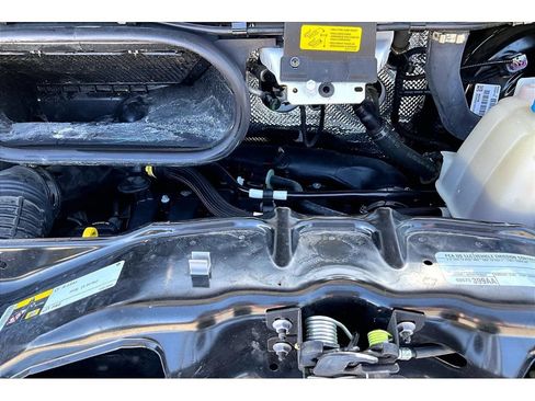 Used 2025 RAM ProMaster 2500 w/ U-Haul Equipment Group FWD image 29