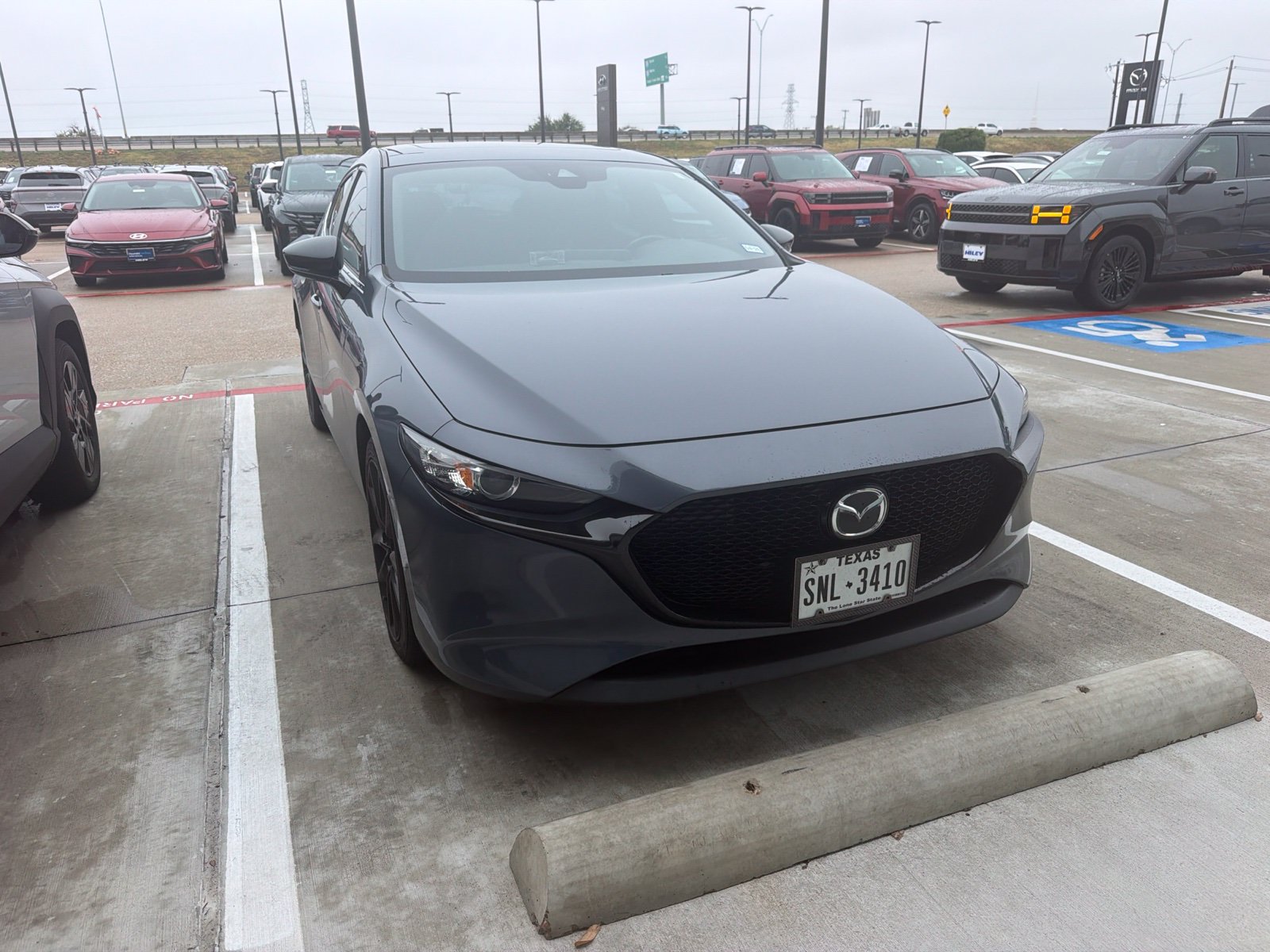 Used 2022 MAZDA MAZDA3 s FWD image 3
