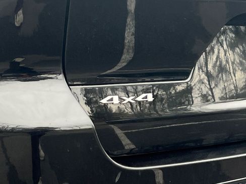 Used 2024 Jeep Grand Cherokee L Limited w/ Luxury Tech Group II image 8