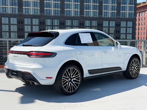 Used 2023 Porsche Macan S AWD/4WD image 7