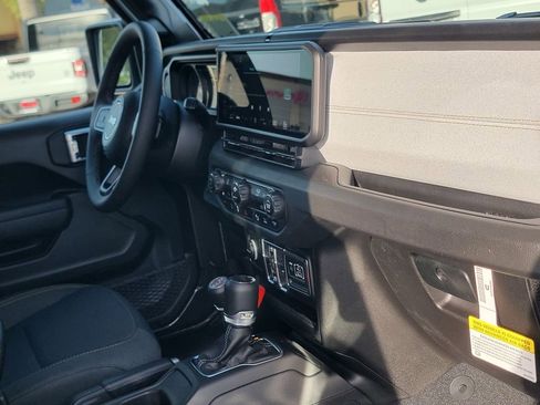 New 2026 Jeep Gladiator Sport image 13