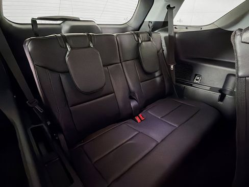 Used 2023 Ford Explorer XLT w/ Equipment Group 202A image 26