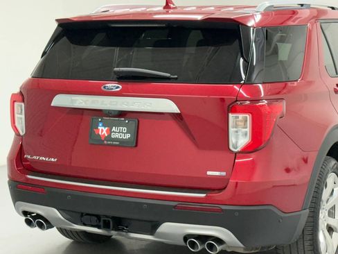 Used 2020 Ford Explorer Platinum w/ Premium Technology Package image 16