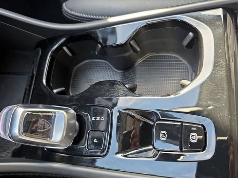 New 2026 Volvo XC40 B4 Plus w/ Protection Package Premier FWD image 34