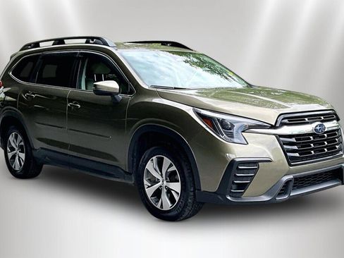 Used 2023 Subaru Ascent Premium w/ Convenience Package AWD/4WD image 1