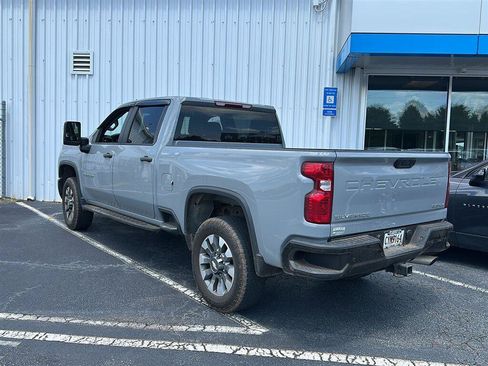 Used 2024 Chevrolet Silverado 2500 Custom w/ Custom Value Package AWD/4WD image 2