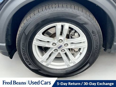 Used 2023 Ford Explorer XLT AWD/4WD image 37