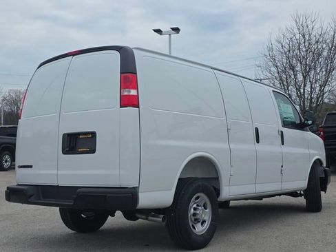 New 2026 Chevrolet Express 2500 image 11
