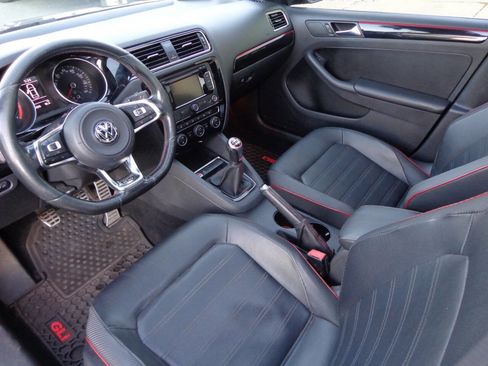 Used 2015 Volkswagen Jetta GLI SEL image 10