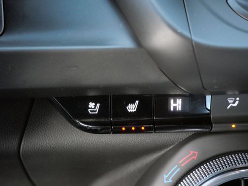 Used 2019 Chevrolet Camaro SS image 31