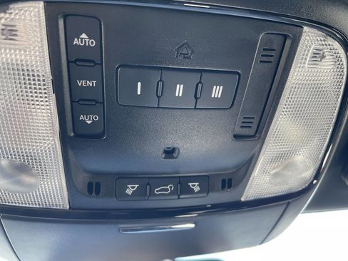 Used 2023 Dodge Durango GT AWD/4WD image 33