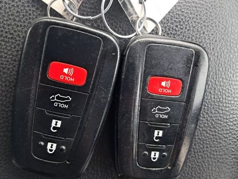 Used 2019 Toyota RAV4 XLE w/ Convenience Package AWD/4WD image 29