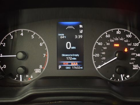 Used 2023 Toyota Corolla Cross LE image 17