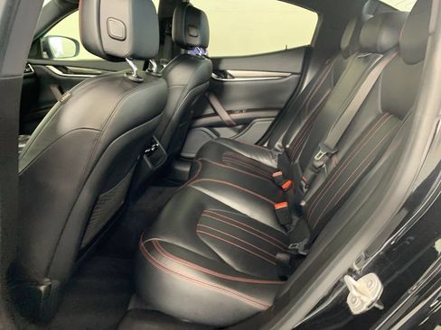 Used 2017 Maserati Ghibli RWD image 32