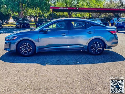 Used 2025 Nissan Sentra SV FWD image 5