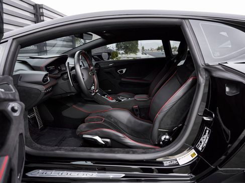 Used 2023 Lamborghini Huracan Tecnica image 36