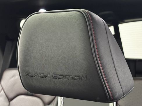 Used 2025 Honda Pilot Black Edition image 20