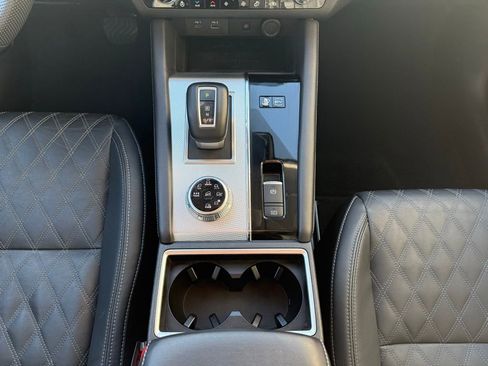 Used 2023 Mitsubishi Outlander SEL 40th Anniversary image 16