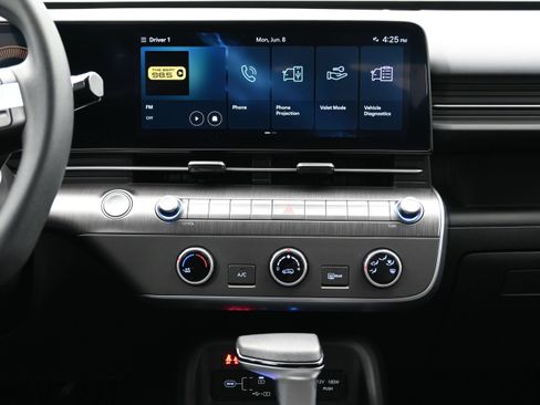 Used 2025 Hyundai Kona SE FWD image 17