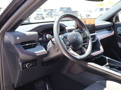 Used 2025 Ford Explorer ST-Line w/ Premium Package RWD image 15