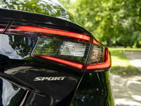 Used 2025 Honda Civic Sport image 13