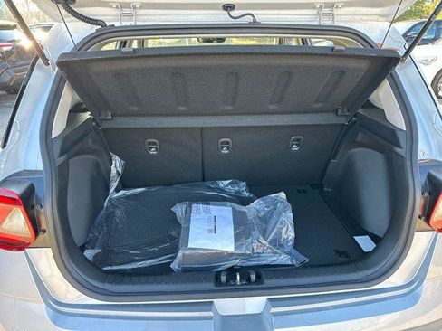 New 2026 Hyundai Venue SE image 11