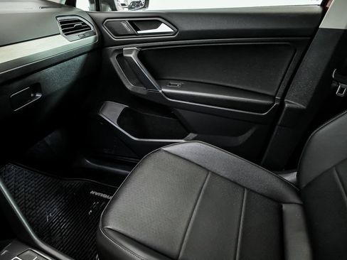 Certified 2020 Volkswagen Tiguan SE AWD/4WD image 23