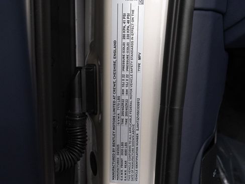 Certified 2025 Bentley Bentayga Extended Wheelbase image 51