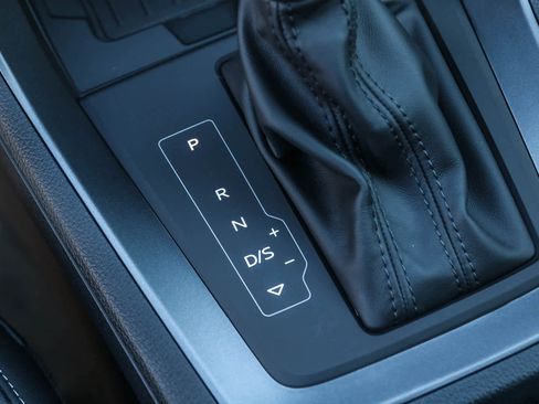 New 2025 Audi Q3 2.0T Premium image 31