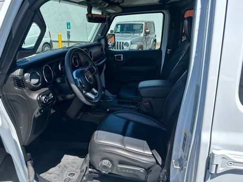 Used 2023 Jeep Wrangler Unlimited Sahara w/ Cold Weather Group AWD/4WD image 10