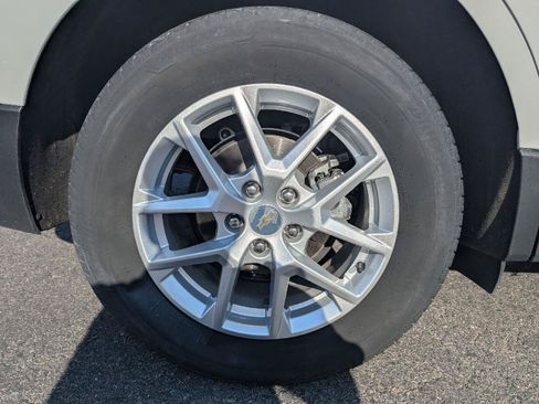 Used 2023 Chevrolet Equinox LT AWD/4WD image 13