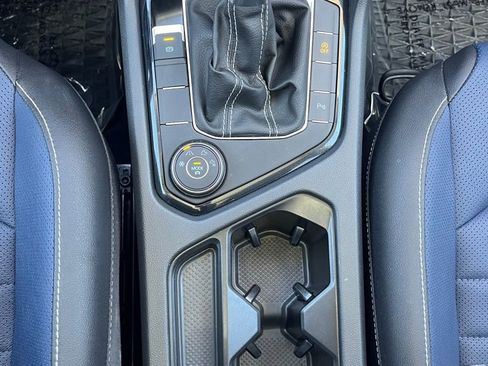 Certified 2025 Volkswagen Taos SEL AWD/4WD image 14