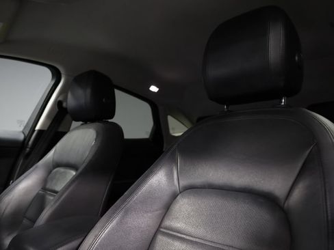 Used 2019 Jaguar E-PACE SE AWD/4WD image 15