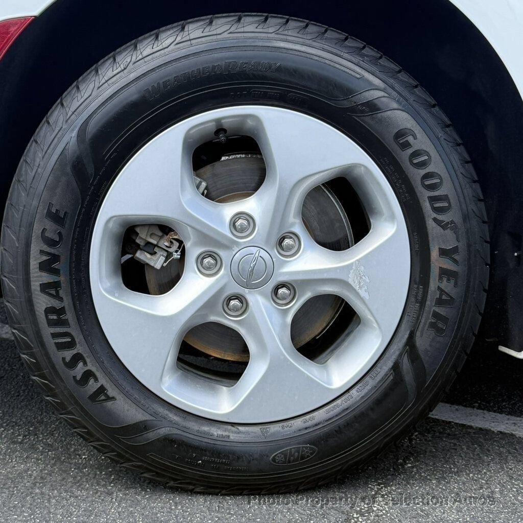 Used 2017 Chrysler Pacifica Touring-L Plus FWD image 44