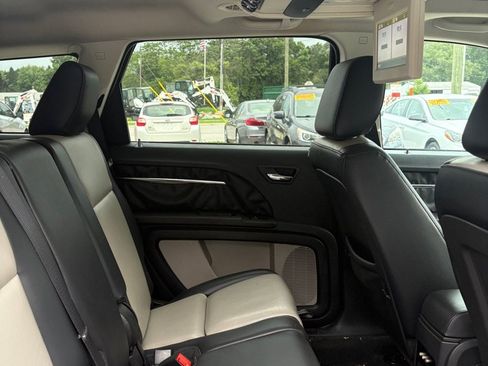 Used 2009 Dodge Journey R/T w/ Entertainment Group #2 AWD/4WD image 14