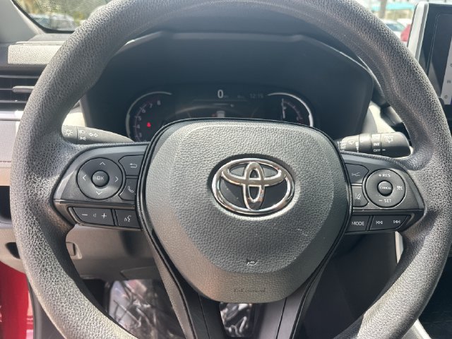 Used 2025 Toyota RAV4 XLE FWD image 21
