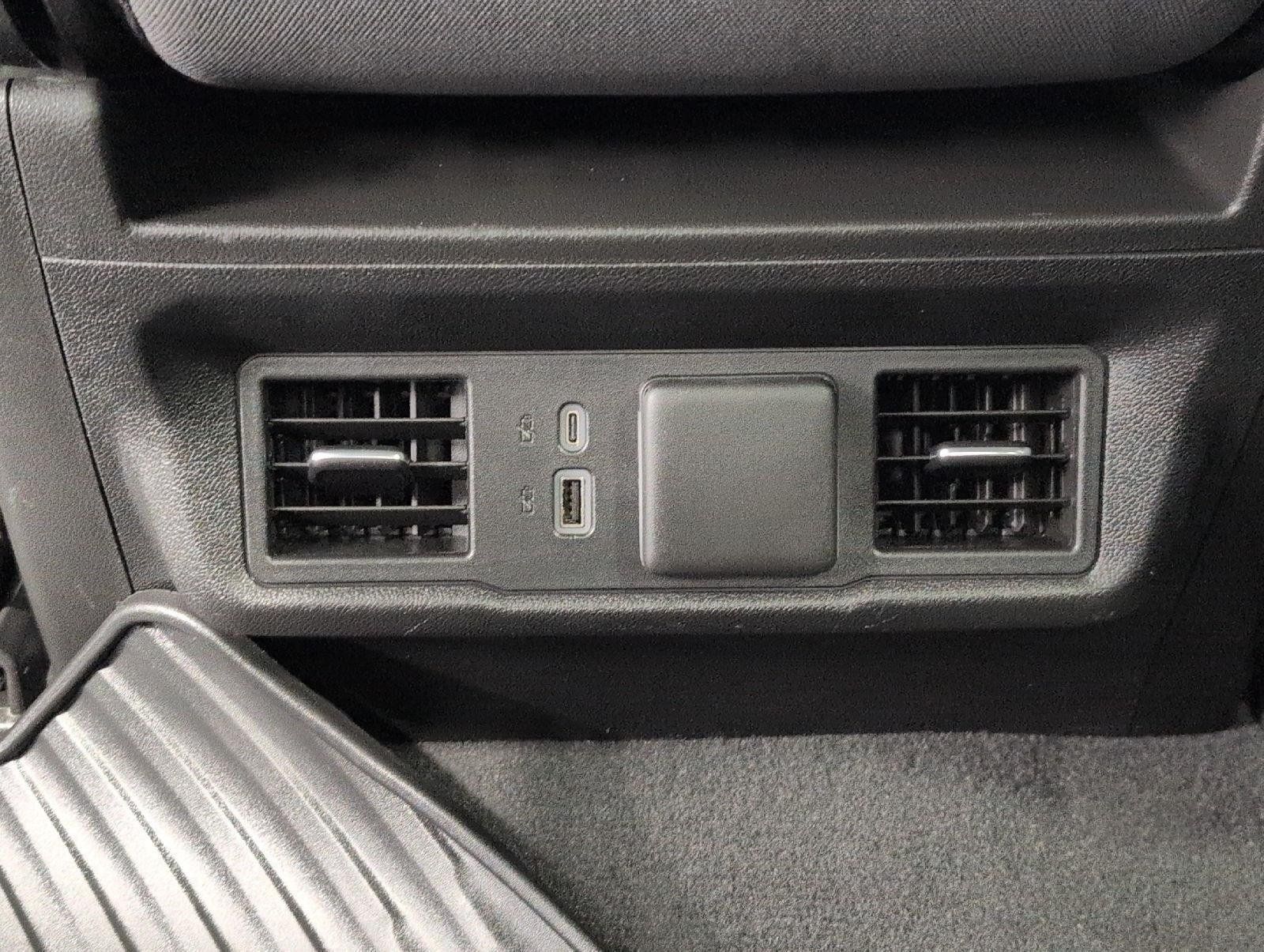 Used 2024 Chevrolet Silverado 1500 LT AWD/4WD image 23