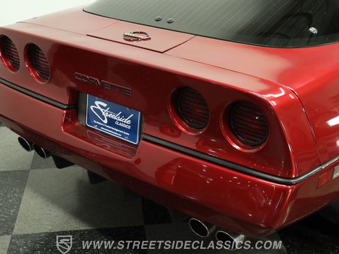 Used 1990 Chevrolet Corvette Coupe RWD image 25