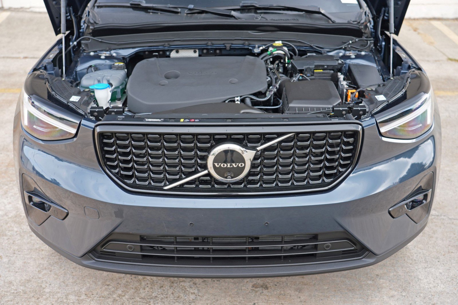 Used 2026 Volvo XC40 B5 Ultra w/ Climate Package AWD/4WD image 8