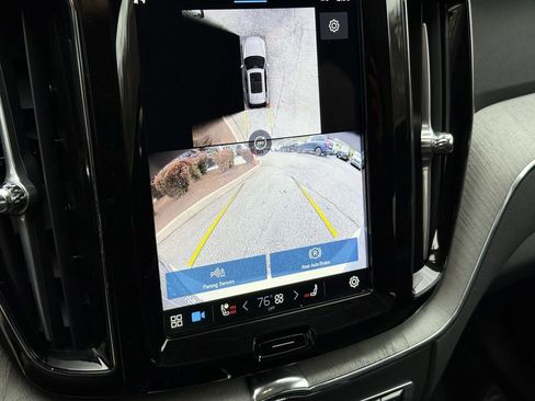 Certified 2025 Volvo XC60 B5 Plus image 22