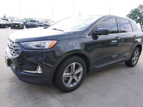Used 2022 Ford Edge SEL w/ Convenience Package image 3