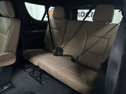 Used 2021 Chevrolet Suburban Premier w/ Premium Package AWD/4WD image 23