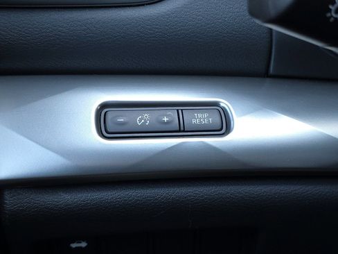 Used 2022 Nissan Maxima SV w/ Floor Mat Group FWD image 31