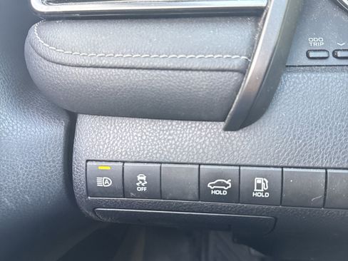 Used 2019 Toyota Camry SE w/ Convenience Package image 22