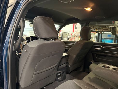 Used 2024 RAM 2500 Big Horn w/ Night Edition AWD/4WD image 31