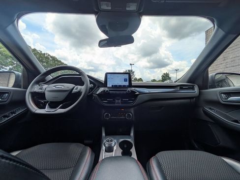 Used 2025 Ford Escape ST-Line AWD/4WD image 25