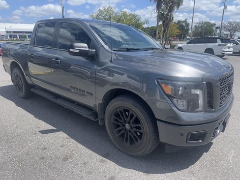 Used 2019 Nissan Titan SV w/ SV Convenience Package image 1